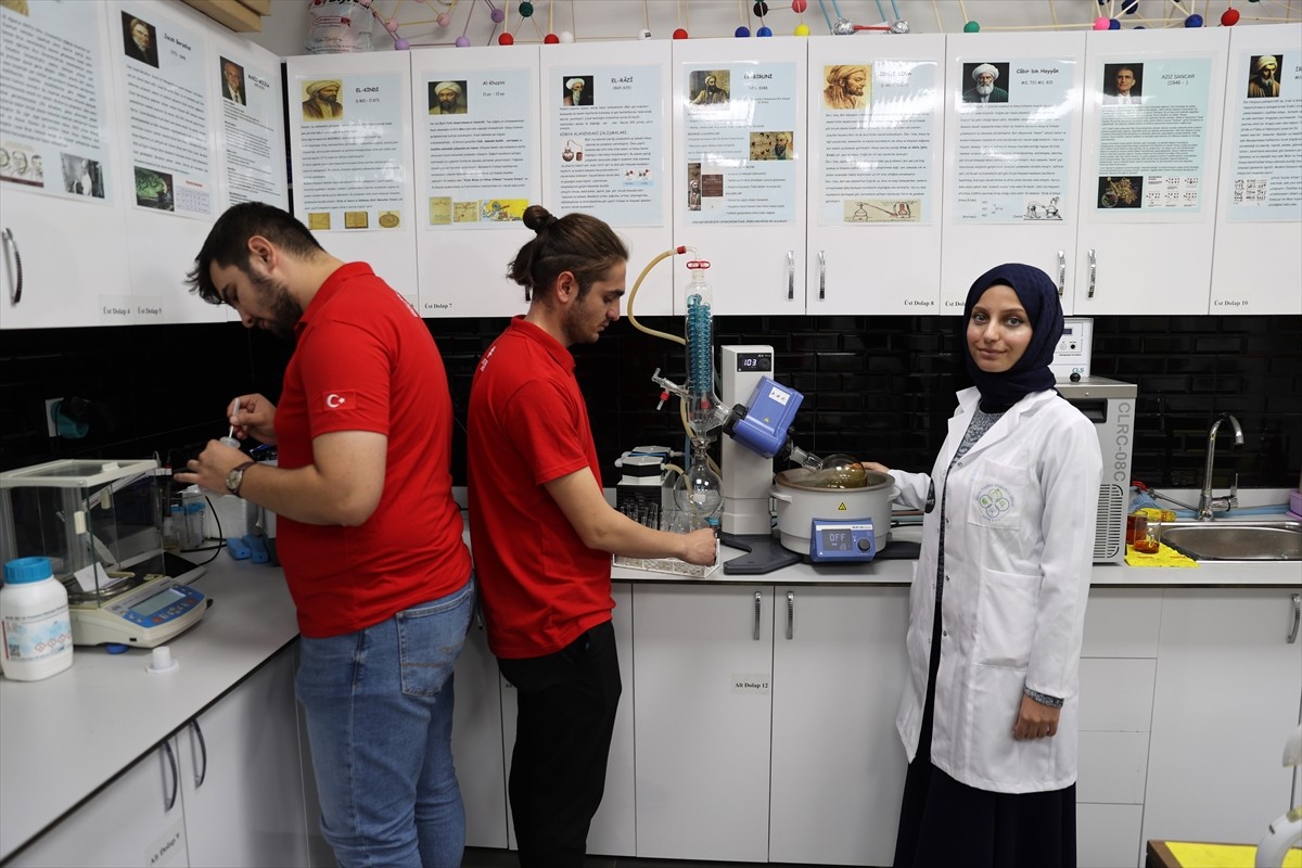 Sivas Cumhuriyet Üniversitesinde bilim insanları tarafından geliştirilen ve TEKNOFEST...