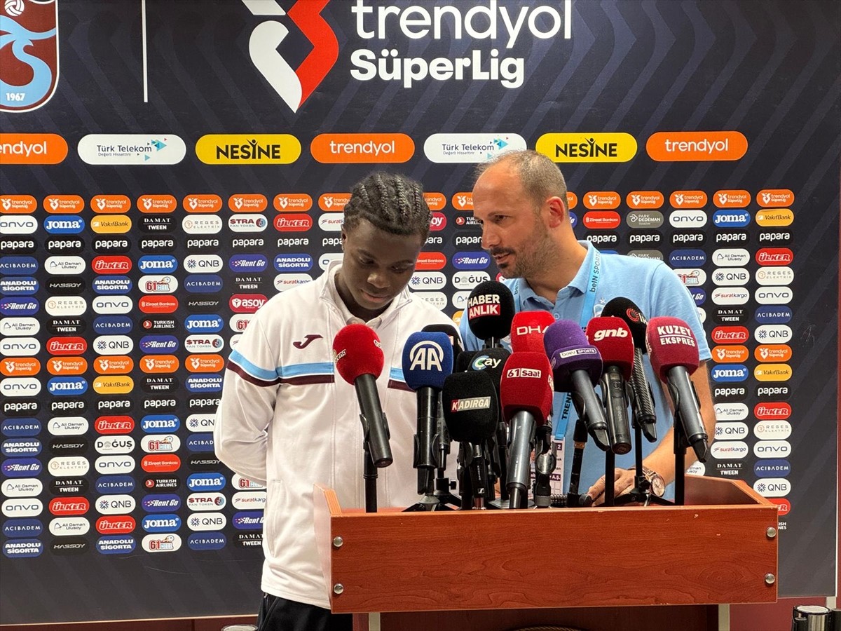 Trendyol Süper Lig'in 8. haftasında sahasında Zecorner Kayserispor'u 4-0 yenen Trabzonspor'un orta...
