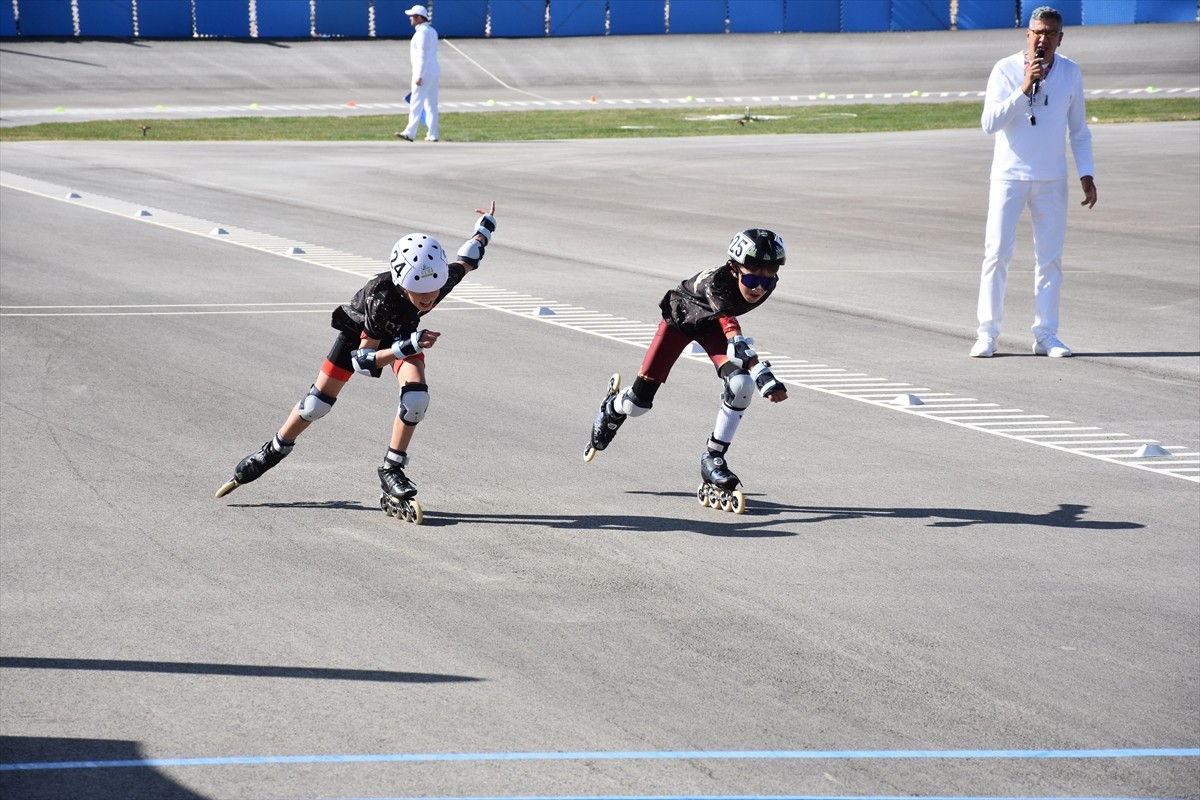 Türkiye Kaykay Federasyonu faaliyet programında yer alan Tekerlekli Paten Türkiye Kulüpler...