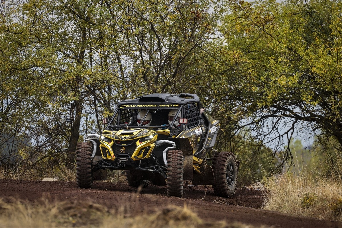 Türkiye Otomobil Sporları Federasyonunun (TOSFED) 2025 Ulusal Yarışma Takvimi'nde yer alan Burhan...