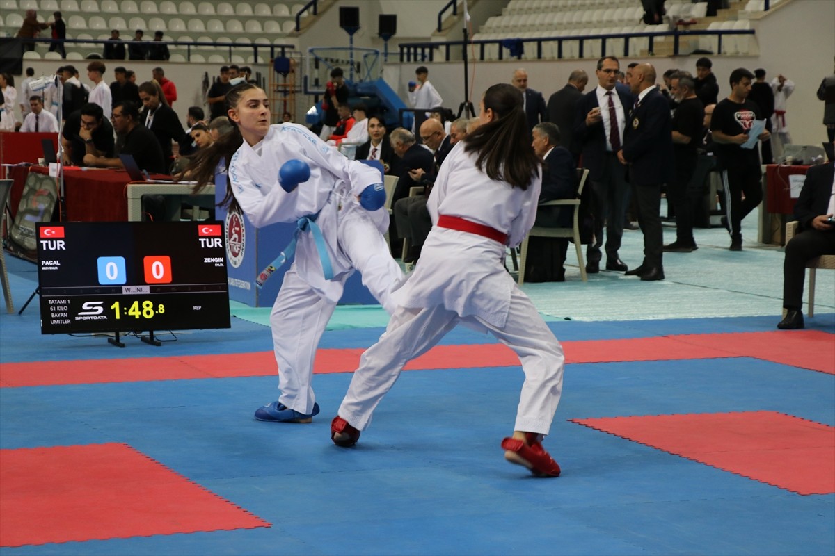 Türkiye Ümit, Genç ve 21 Yaş Altı Karate Şampiyonası, Elazığ'da başladı.