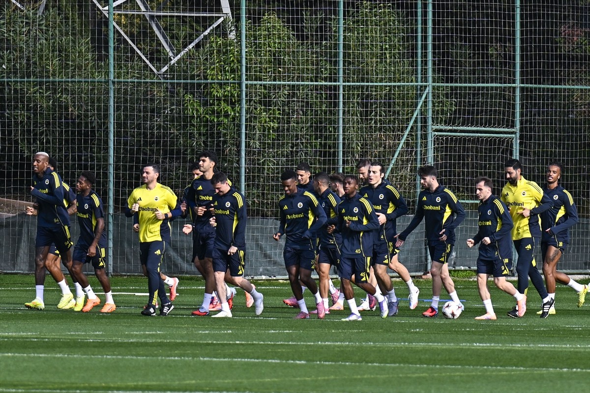 UEFA Avrupa Ligi'nin üçüncü haftasında Alman ekibi Stuttgart'ı konuk edecek Fenerbahçe, Can Bartu...