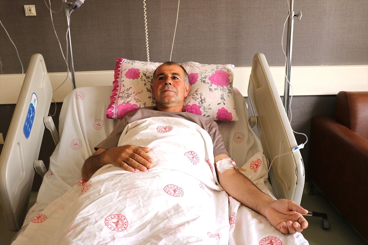  Van'da karın ağrısı şikayetiyle hastaneye giden 43 yaşındaki Medeni Çelik'in karnında tespit...