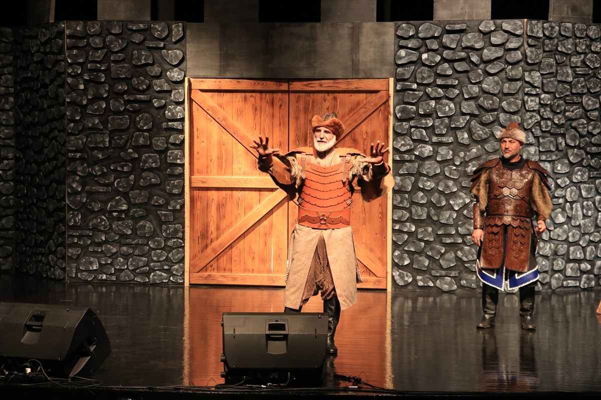 Yıldırım Belediyesinin Bursa'nın fethinin 700. yılı dolayısıyla "Beylikten Cihan Devletine"...