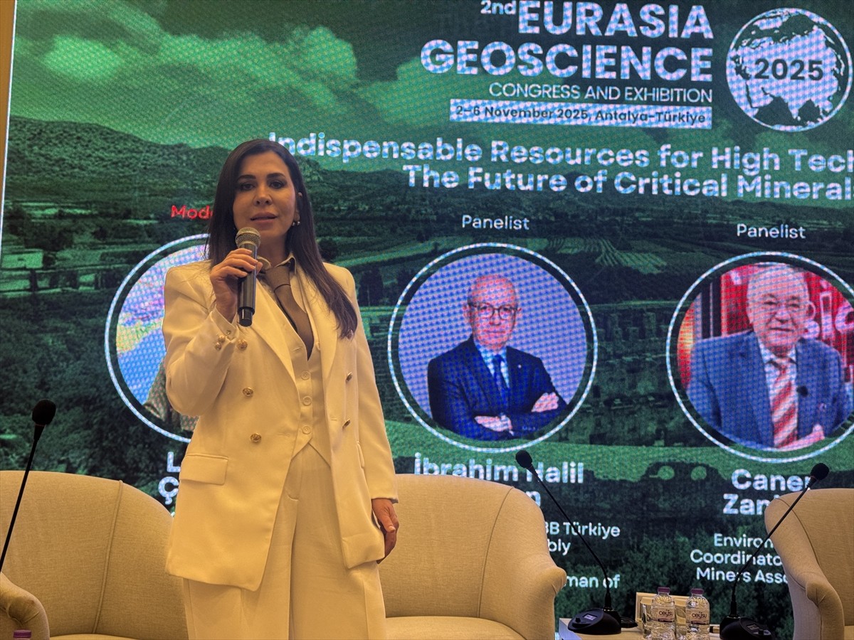 Antalya'da düzenlenen 2. Avrasya Yer Bilimleri Kongresi (EGCE-2025), 24 ülkeden bilim insanlarını...