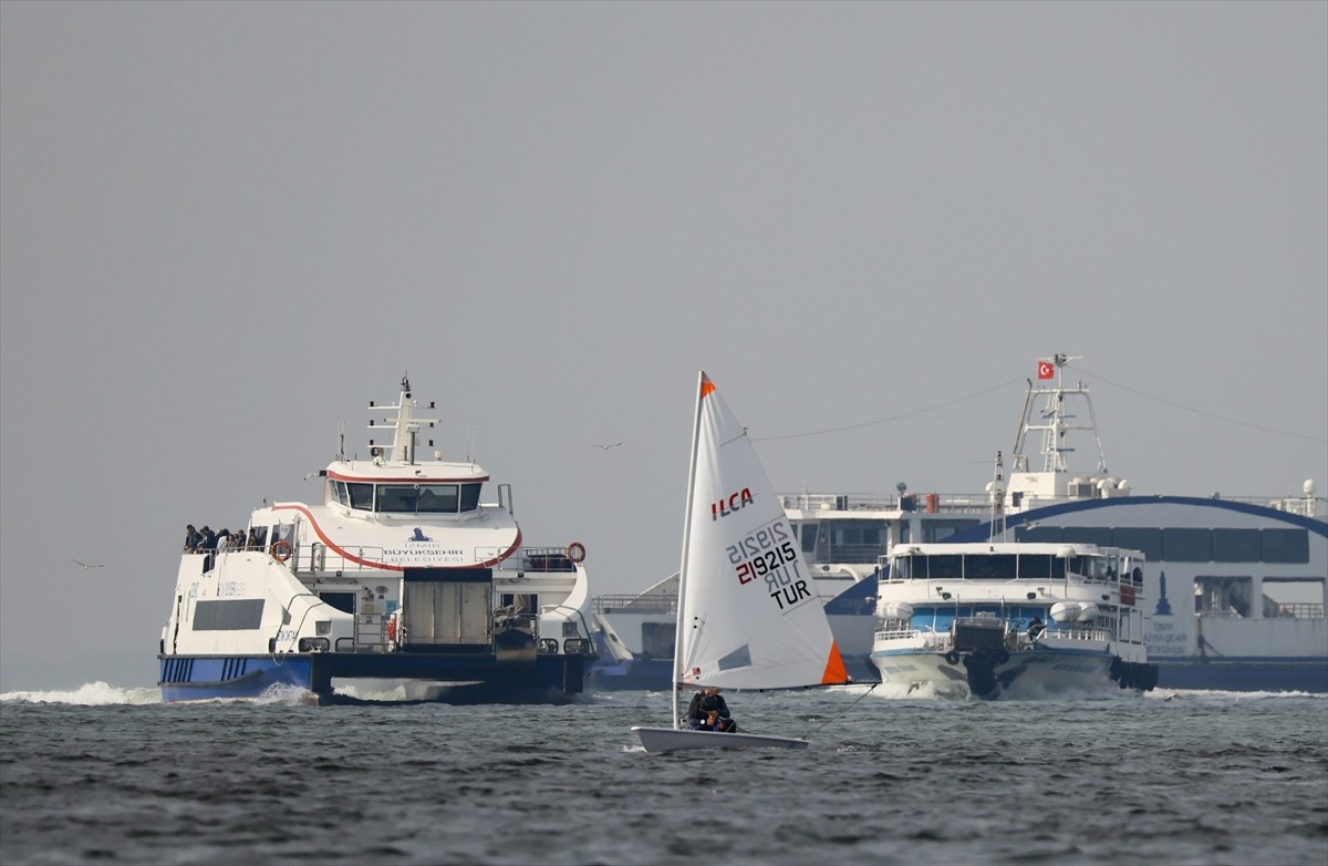 İzmir Gençlik ve Spor İl Müdürlüğü tarafından düzenlenen 29 Ekim Cumhuriyet Kupası Yelken...